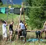 Un gruppo di scout del Cngei durante i corsi per allestire le cucine