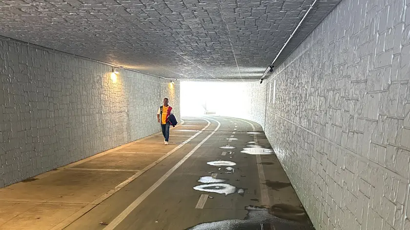 Il sottopasso della R1 e le pozzanghere