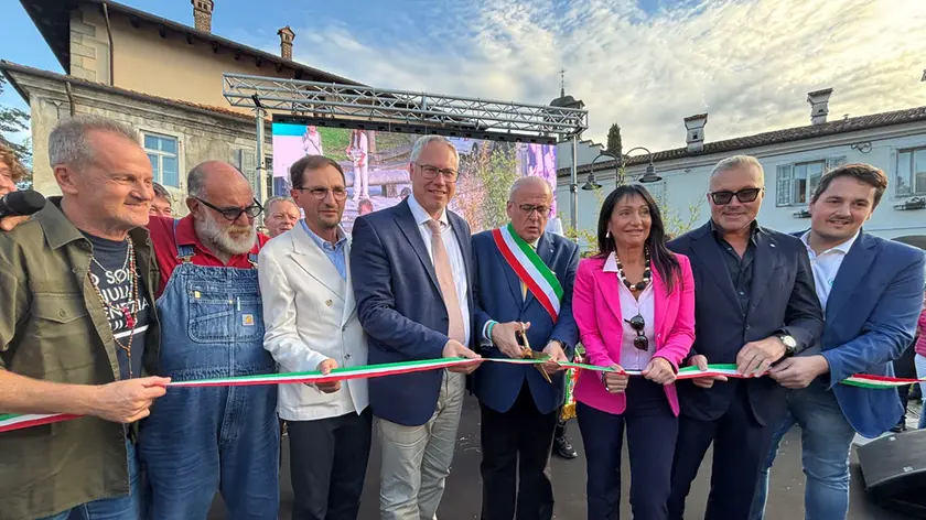 Il taglio del nastro di Gusti di frontiera, giovedì 25 settembre a Gorizia. Foto Marega
