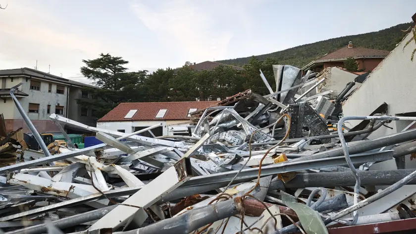 L’ex carrozzeria Tlustos quasi demolita (foto Lasorte)