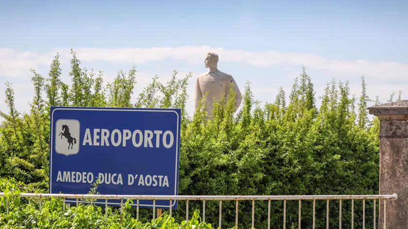 Il cartello all’ingresso dell’area del Duca d’Aosta