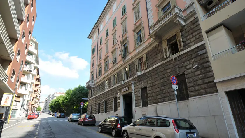 La caserma dei carabinieri di via Hermet