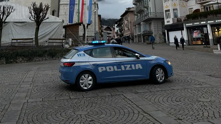 Una volante della Polizia a Cortina