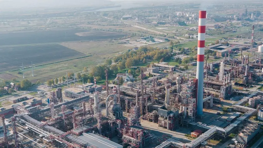 La raffineria petrolifera Nis nella località di Pančevo in Serbia