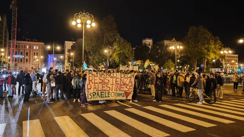La manifestazione per Gaza mercoledì sera a Trieste (Lasorte)