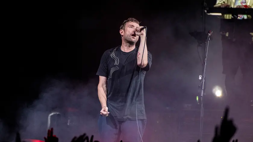 I Gorillaz in concerto a Londrea nel 2021: nella foto Damon Albarn