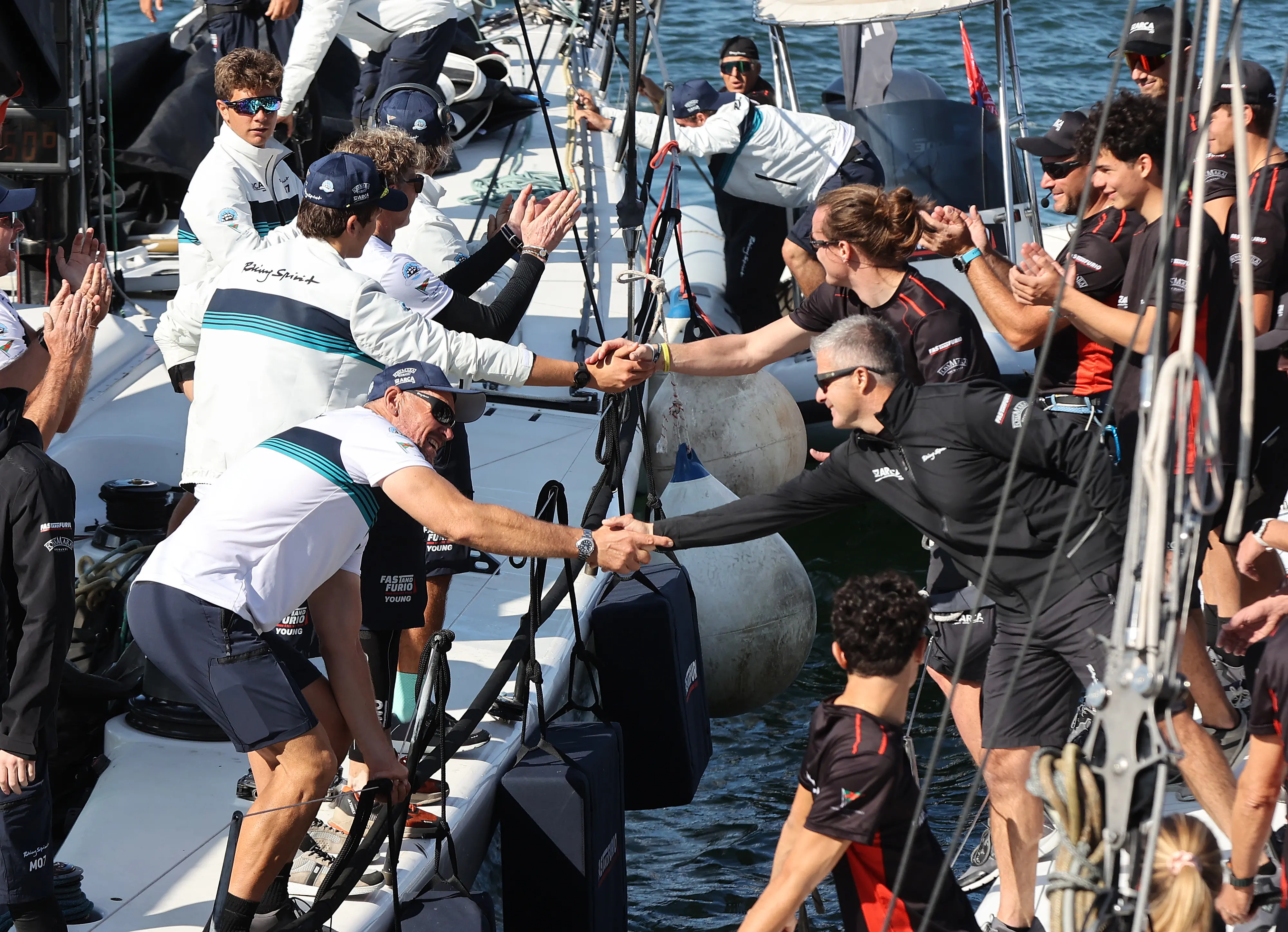Arca Sgr ha trionfato alla Barcolana 57, conquistando la terza vittoria consecutiva. La regata in mare ha coronato la grande festa del mare che ha catalizzato migliaia di persone tra mare e terra. Le foto sono di Andrea Lasorte, Massimo Silvano e Francesco Bruni