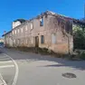 L’immobile fatiscente e a rischio crollo di via Madonna del Piano a Villesse