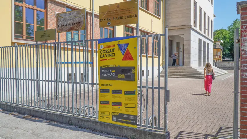 L’ingresso dell’istituto Cossar Da Vinci che ospita le lezioni dei corsi serali a Gorizia