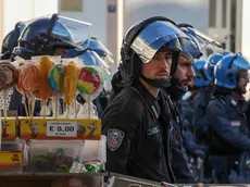 Le forze dell'ordine schierate durante la manifestazione Pro Pal di domenica. Foto Lasorte