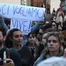 L'episodio sarebbe avvenuto alla presenza di alcune compagne di classe della tredicenne