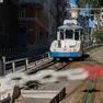 Il Tram di Opicina fermo sopra piazza Casali dopo l’ennesimo guasto, questa volta alla funicolare foto Silvano