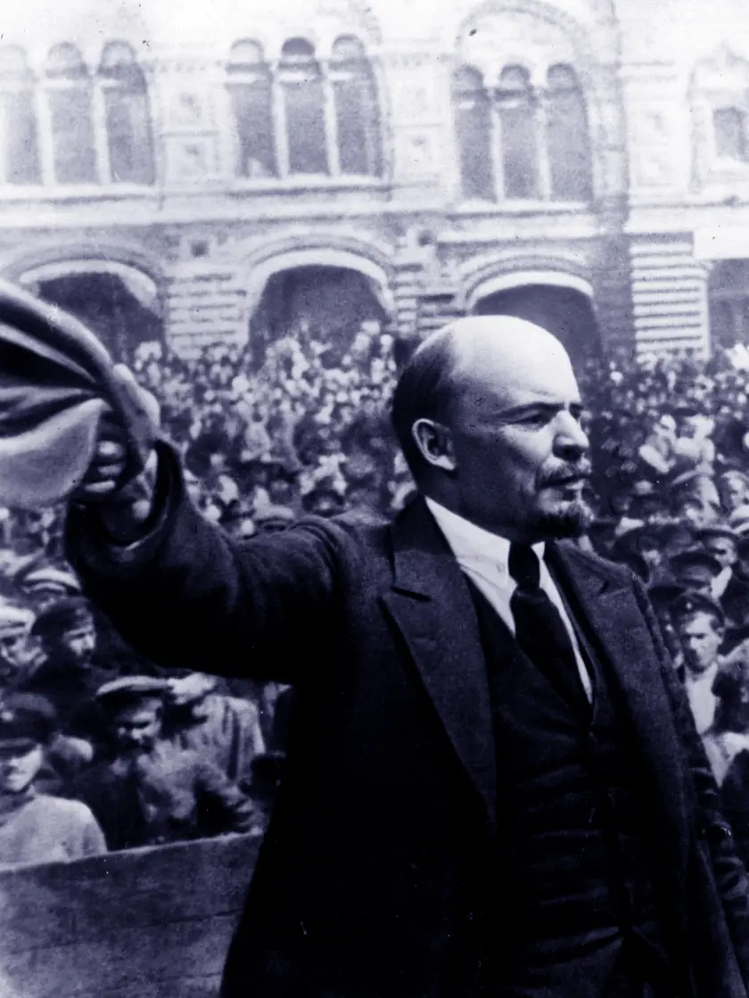 Vladimir Il’ič Ul’janov, detto Lenin, ha guidato i bolscevichi alla rivoluzione e ha fondato l’Unione sovietica