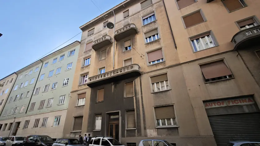 Lo stabile di via Piccardi 51 (foto Lasorte)