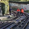 I tecnici al lavoro lungo i binari (Lasorte)