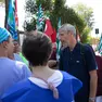 Corbatto con il personale in occasione di una protesta sindacale sotto Casa Serena nel 2024. Katia Bonaventura