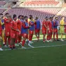 La squadra applaude la Curva dopo il pareggio con la Pergolettese (Lasorte)