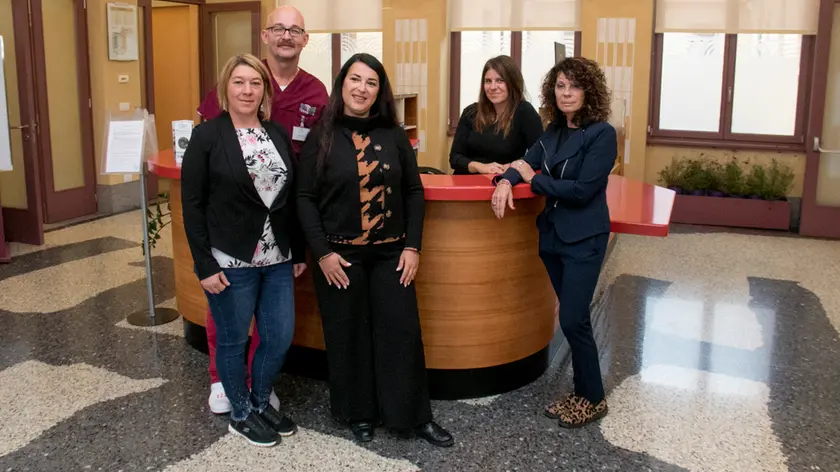 Lo staff delle terme: a destra in blu, la nuova direttrice operativa Fabiana Rea