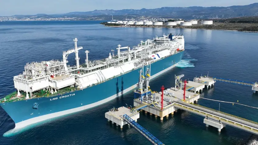 La nave rigassificatrice tornata al terminal di Veglia