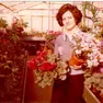 In una foto d’epoca Anna Maria Pontel tra i suoi amati fiori