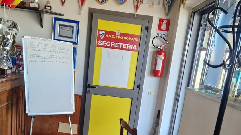 Una delle quattro scorribande effettuate nel campo sportivo di Romans
