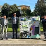 La presentazione di uno dei nuovi cassonetti intelligenti