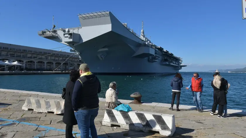 Nave Trieste ormeggiata sulle Rive (Bruni)