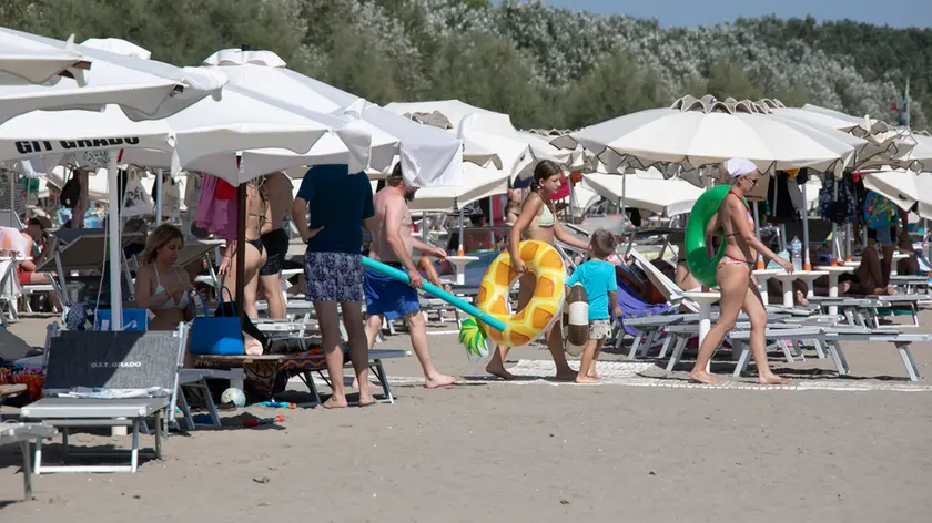Un’immagine della spiaggia Git di Grado (Bonaventura)