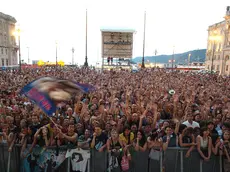 Piazza Unità gremita con il concerto nel 2005 dei Duran Duran foto Bruni