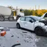 La macchina e la moto dopo lo schianto venerdì pomeriggio a Redipuglia