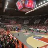 Grande festa sugli spalti prima e durante il derby con una coreografia che resterà nella storia sulle note dei “guardini di marzo” (Bruni)