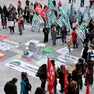 La protesta sotto il Municipio in piazza Unità (Silvano)