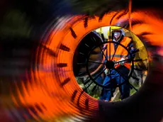 Un tecnico al lavoro sul tratto bulgaro del Balkan Stream, il gasdotto che via Mar Nero-Turchia-Bulgaria copre il fabbisogno della Serbia
