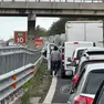 Traffico sul raccordo autostradale in una foto di repertorio