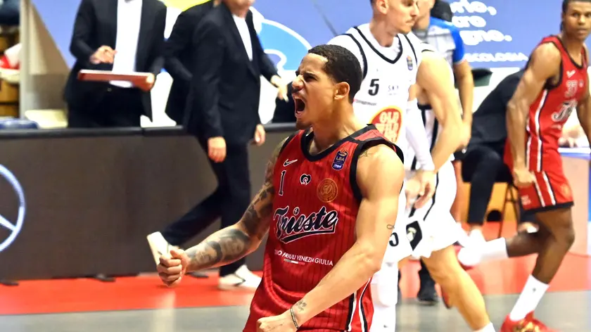 L’urlo di Juan Toscano-Anderson grande protagonista del derby vinto da Trieste contro Udine foto Bruni