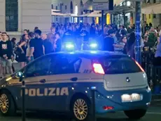 La Polizia presidia via Torino in un’immagine di archivio