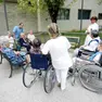 Anziani assistiti in una casa di riposo