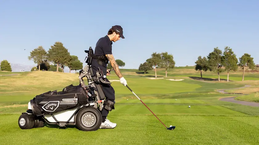 Manuel Bortuzzo pratica il paragolf