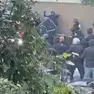 Gli scontri fra ultras del Brescia e della Triestina in via San Pantaleone, all’altezza con via Inchiostri, a pochi passi dalla curva Furlan