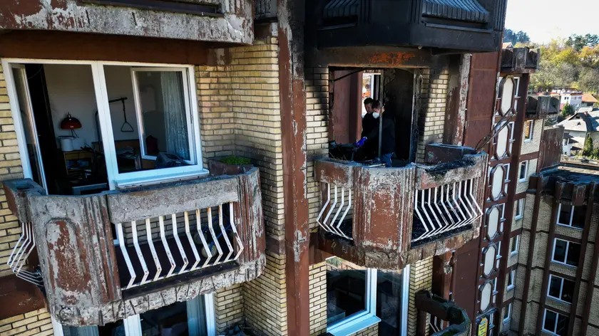 L'incendio in cui sono morte nella casa di riposo a Tuzla in Bosnia