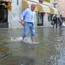 L’acqua alta nel centro storico di Muggia a novembre del 2019 (archivio Lasorte)