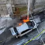 L'auto in fiamme
