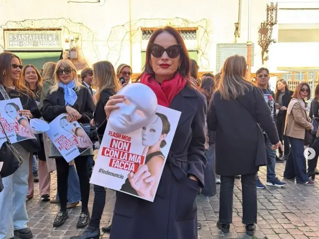 La presidente Martina Semenzato a Roma, in occasione del flash mob "Non con la mia faccia"