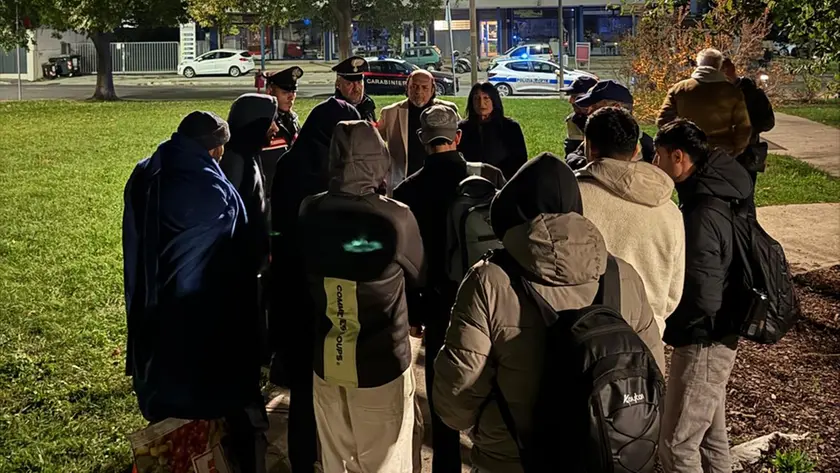 Il blitz della politica: l'arrivo di notte del sindaco con l’europarlamentare