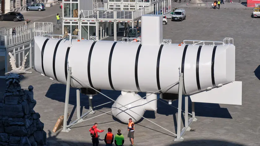 Il batiscafo Trieste in piazza Unità (Silvano)
