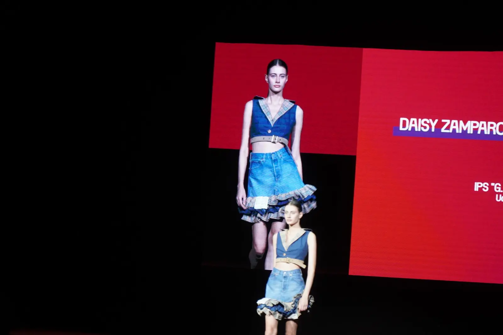 Sabato mattina, 9 novembre, è andata in scena al Teatro Verdi di Gorizia un’edizione speciale di Mittelmoda, storico contest dedicato al mondo della moda, sia nella sua versione “senior” dell’International Lab – The Fashion Award, sia nella declinazione pensata per i migliori talenti della regione, ovvero Mittelmoda District. Sullo stesso palcoscenico protagoniste le creazioni dei ragazzi e delle ragazze che studiano nelle scuole del Friuli Venezia Giulia, e quelle invece dei giovani già più affermati e specializzati che, arrivando da tutto il mondo e da prestigiose accademie di moda, hanno potuto mostrare a Gorizia la loro creatività. Foto di Roberto Marega
