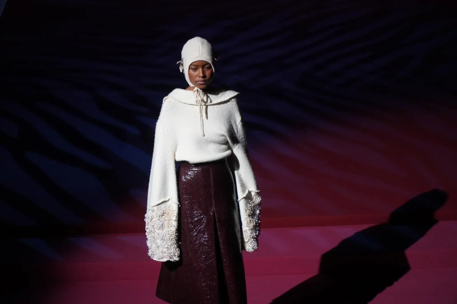 Sabato mattina, 9 novembre, è andata in scena al Teatro Verdi di Gorizia un’edizione speciale di Mittelmoda, storico contest dedicato al mondo della moda, sia nella sua versione “senior” dell’International Lab – The Fashion Award, sia nella declinazione pensata per i migliori talenti della regione, ovvero Mittelmoda District. Sullo stesso palcoscenico protagoniste le creazioni dei ragazzi e delle ragazze che studiano nelle scuole del Friuli Venezia Giulia, e quelle invece dei giovani già più affermati e specializzati che, arrivando da tutto il mondo e da prestigiose accademie di moda, hanno potuto mostrare a Gorizia la loro creatività. Foto di Roberto Marega