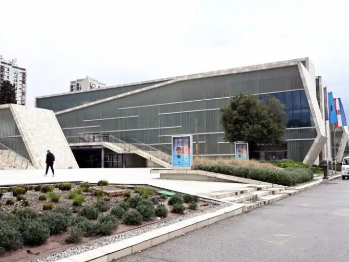 Il Palasport di Zamet, rione di Fiume. Foto La Voce del Popolo