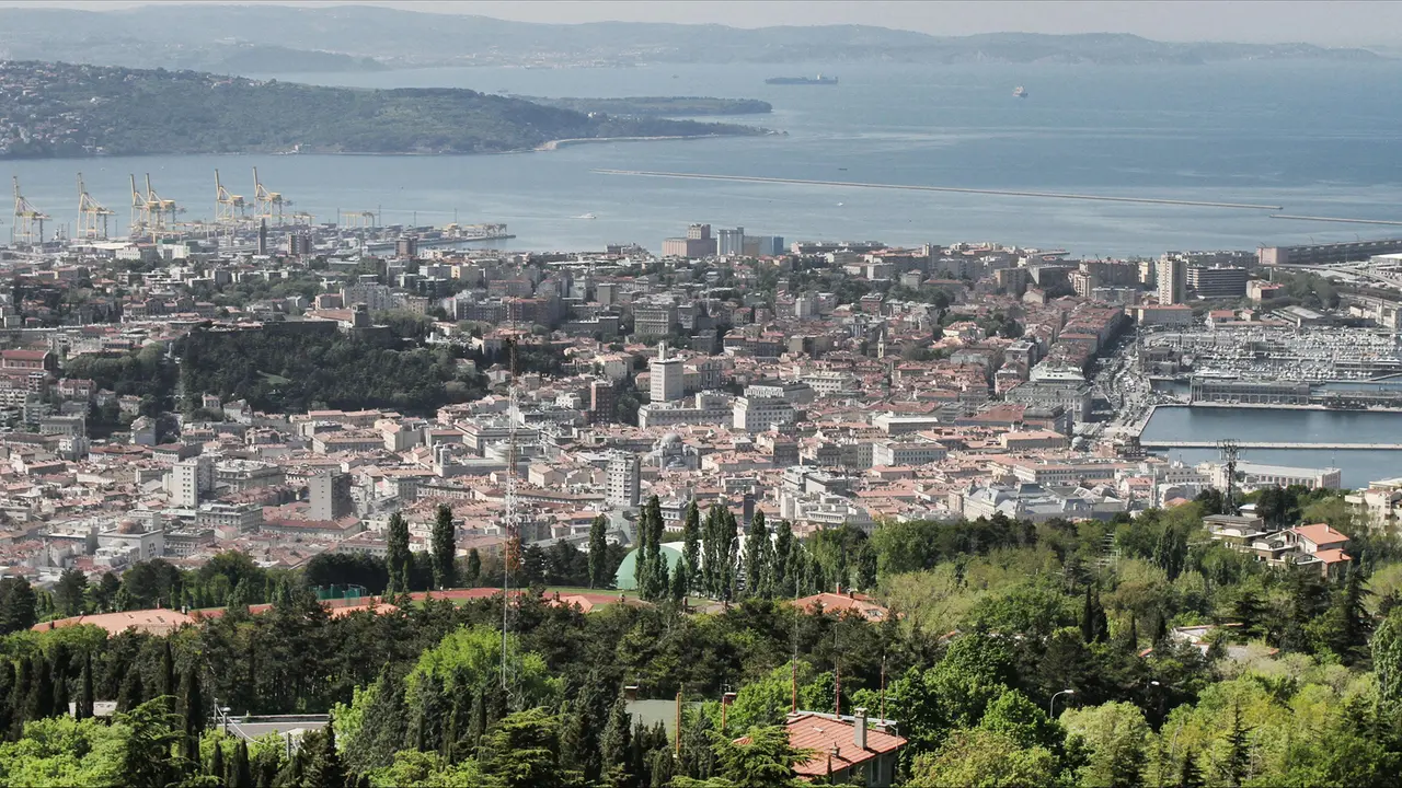 Una veduta della città di Trieste, capoluogo di regione