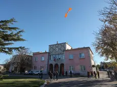 I palloncini arancioni alzati fino a 24 metri (Lasorte)